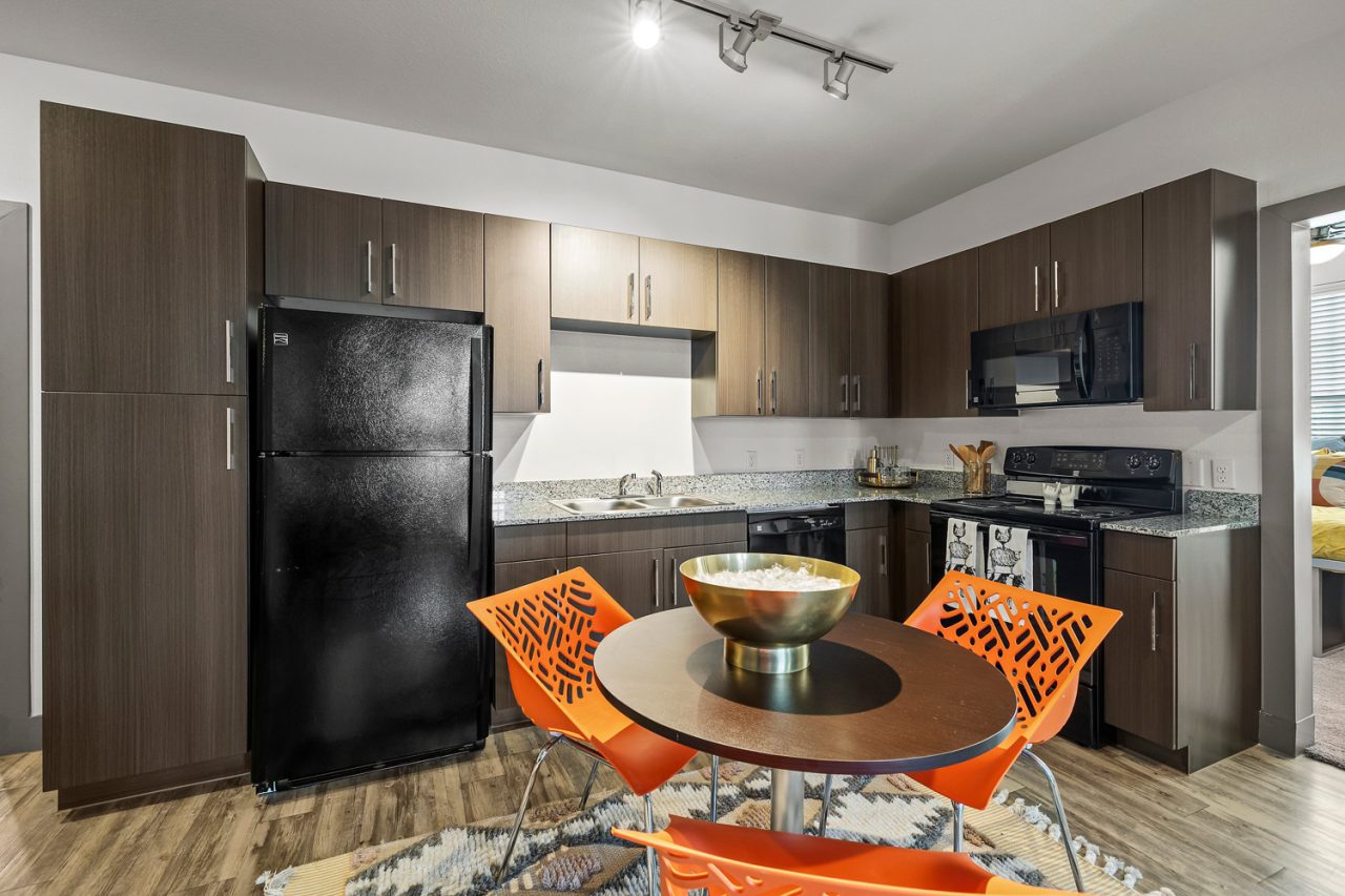 holleman crossing apartments near texas am kitchen dining space