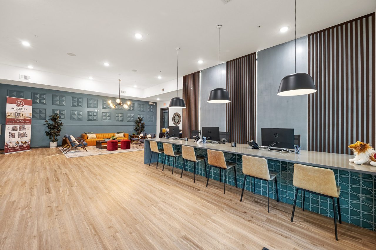 holleman crossing apartments near texas am leasing desk